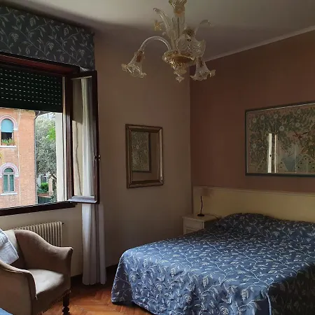Berghinz Bed & Breakfast