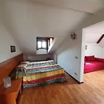 Berghinz Bed & Breakfast