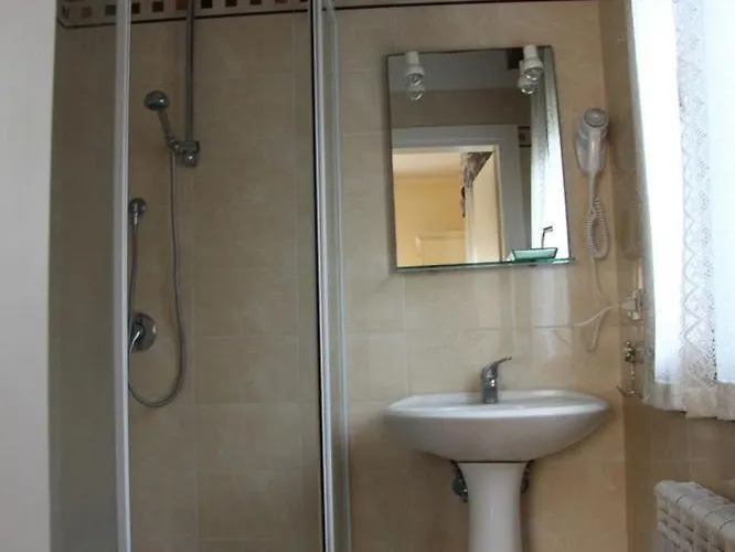 Alojamento de Acomodação e Pequeno-almoço Berghinz 3*