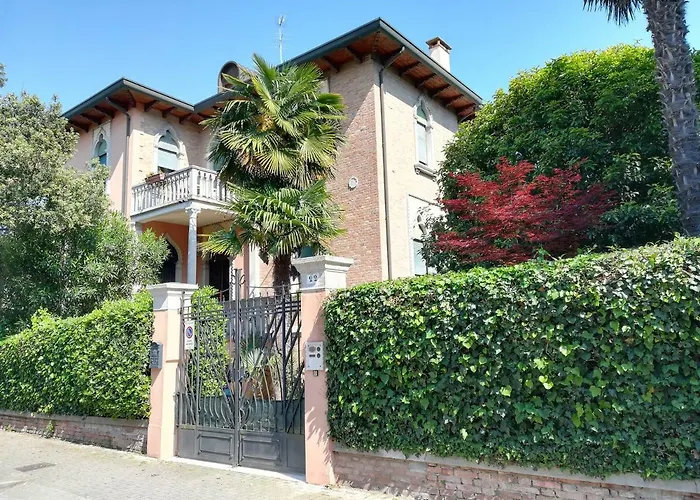 Alojamento de Acomodação e Pequeno-almoço Berghinz Lido di Venezia